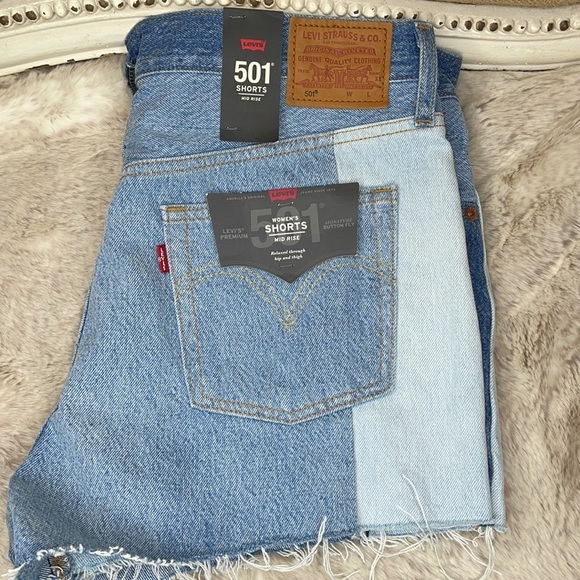LEVI’S•SHORTS - Picture 4 of 11
